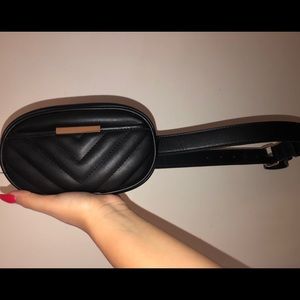 Black fanny pack